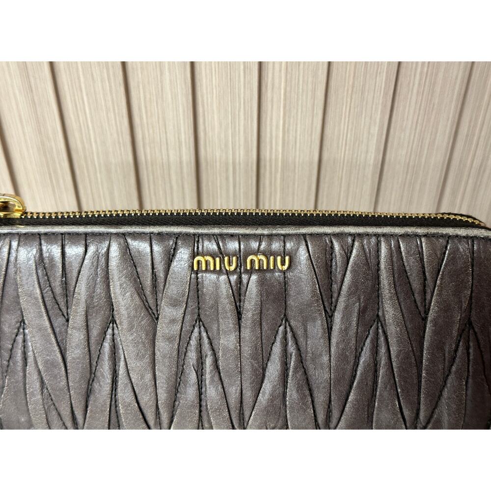 Authentic Miu Miu Matelasse Gray Leather Long Wal… - image 4